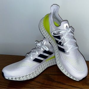 Size 10 white Adidas Ultra 4DFWD. Worn maybe 5 times.